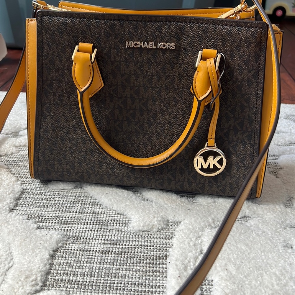 Michael Kors Crossbody